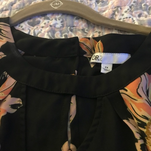 Black and floral long sleeve blouse - Picture 3 of 4